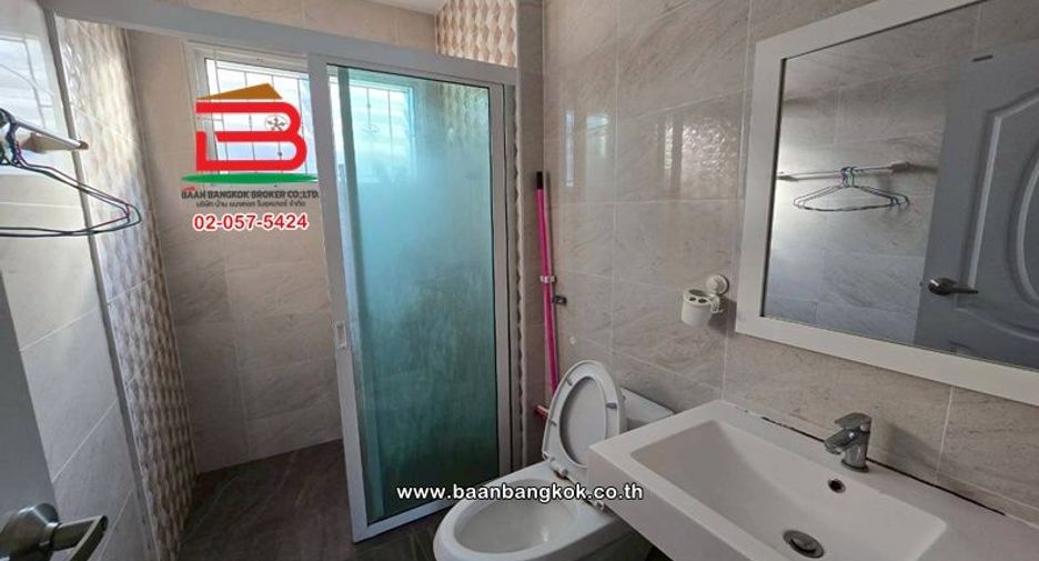 For sale 4 bedrooms house in Nong Chok, Bangkok