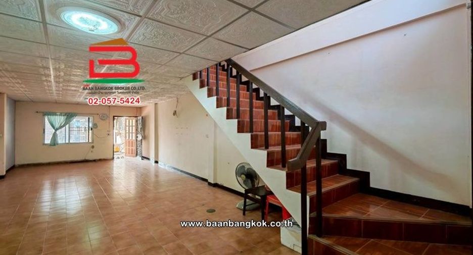 For sale 2 bedrooms townhouse in Thanyaburi, Pathum Thani
