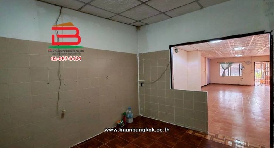 For sale 2 bedrooms townhouse in Thanyaburi, Pathum Thani