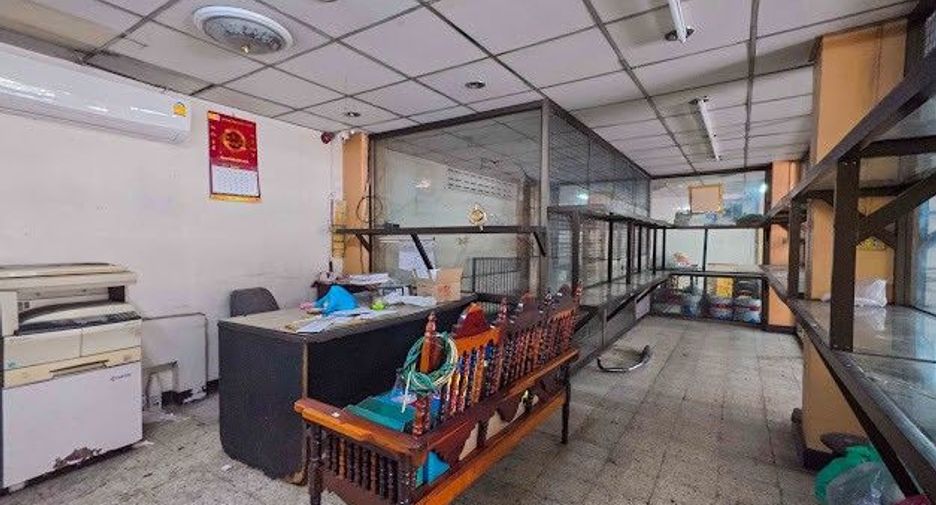 For sale 16 bedrooms retail Space in Bangkok Noi, Bangkok
