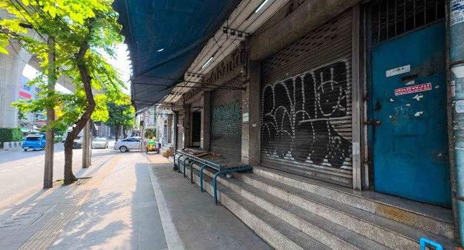 For sale 16 bedrooms retail Space in Bangkok Noi, Bangkok