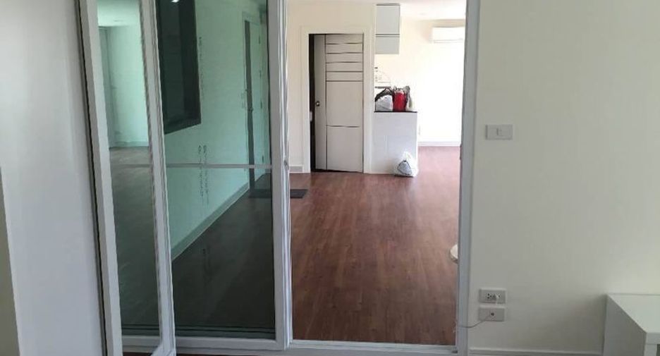 À vendre 1 chambre bureau à Si Racha, Chonburi