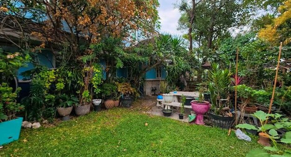 Haus zum Kauf mit 4 Zimmer in Bang Khae, Bangkok