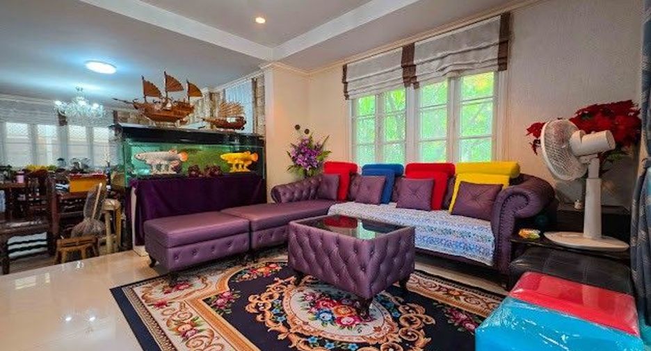 Haus zum Kauf mit 4 Zimmer in Bang Khae, Bangkok
