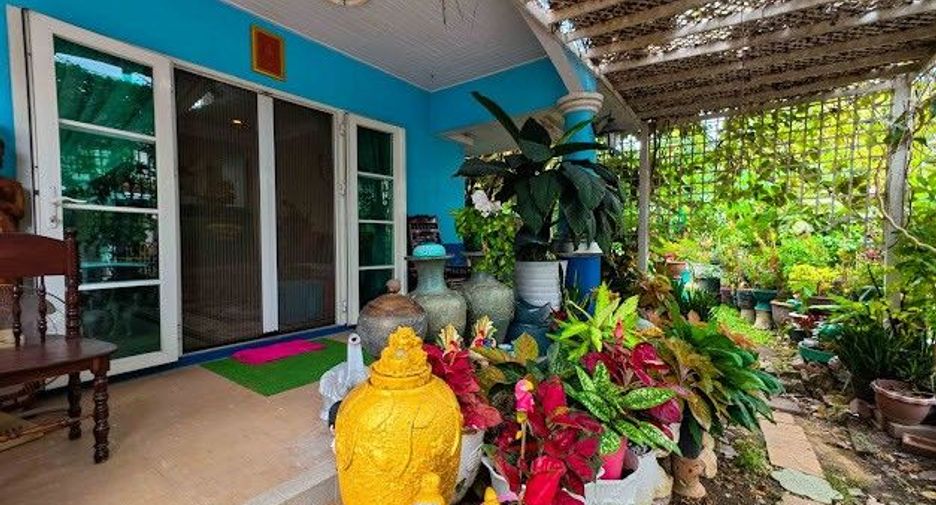 Haus zum Kauf mit 4 Zimmer in Bang Khae, Bangkok