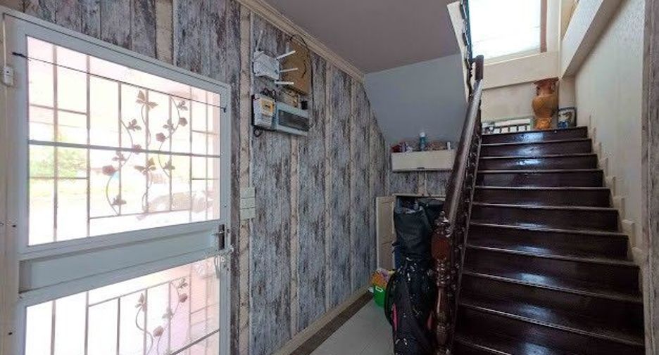 Haus zum Kauf mit 4 Zimmer in Bang Khae, Bangkok