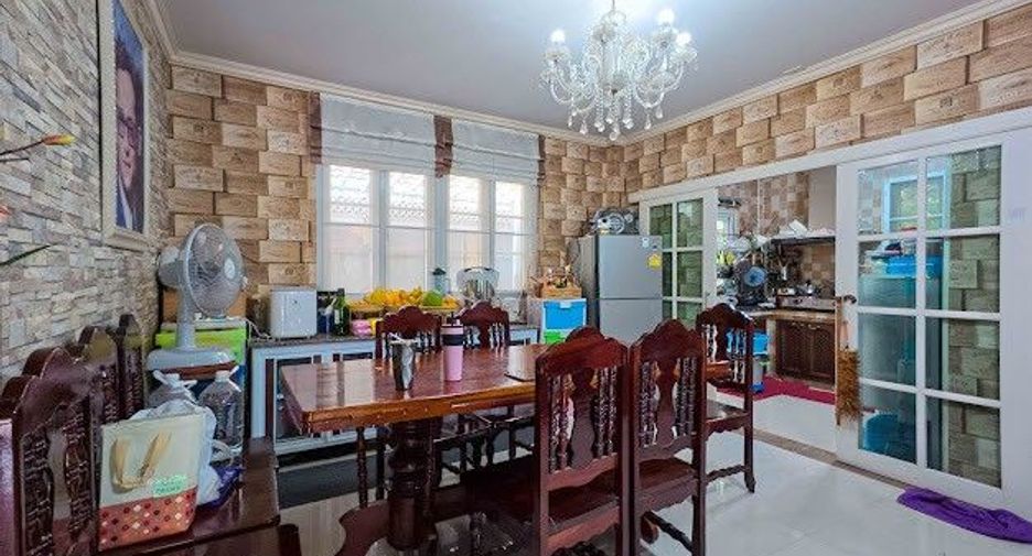 Haus zum Kauf mit 4 Zimmer in Bang Khae, Bangkok