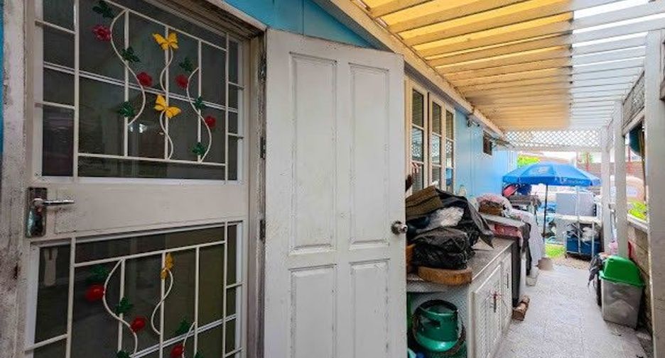 Haus zum Kauf mit 4 Zimmer in Bang Khae, Bangkok