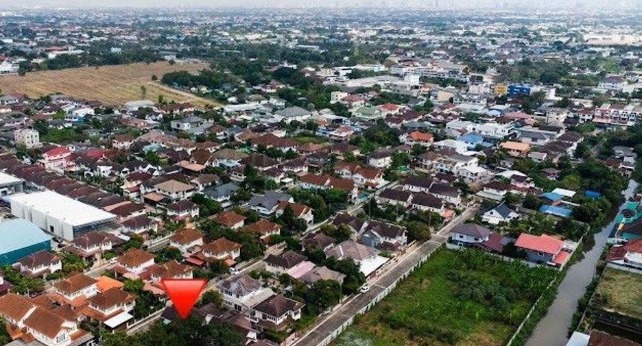 Haus zum Kauf mit 4 Zimmer in Bang Khae, Bangkok