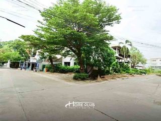 For sale 2 bedrooms townhouse in Wang Thonglang, Bangkok