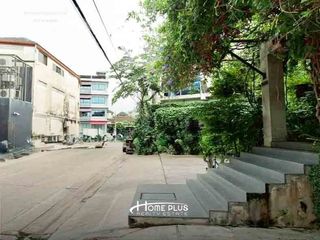 For sale 2 bedrooms townhouse in Wang Thonglang, Bangkok