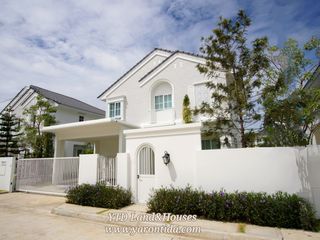 Casa en alquiler de 3 habitaciones en Bang Phli, Samut Prakan
