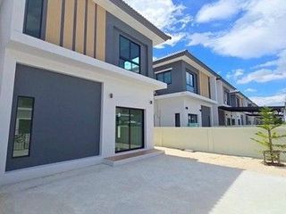 Casa en alquiler de 3 habitaciones en Thanyaburi, Pathum Thani