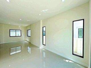 Casa en alquiler de 3 habitaciones en Thanyaburi, Pathum Thani