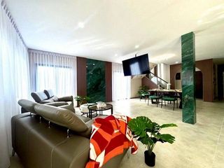 For sale 5 bedrooms house in Ban Bueng, Chonburi
