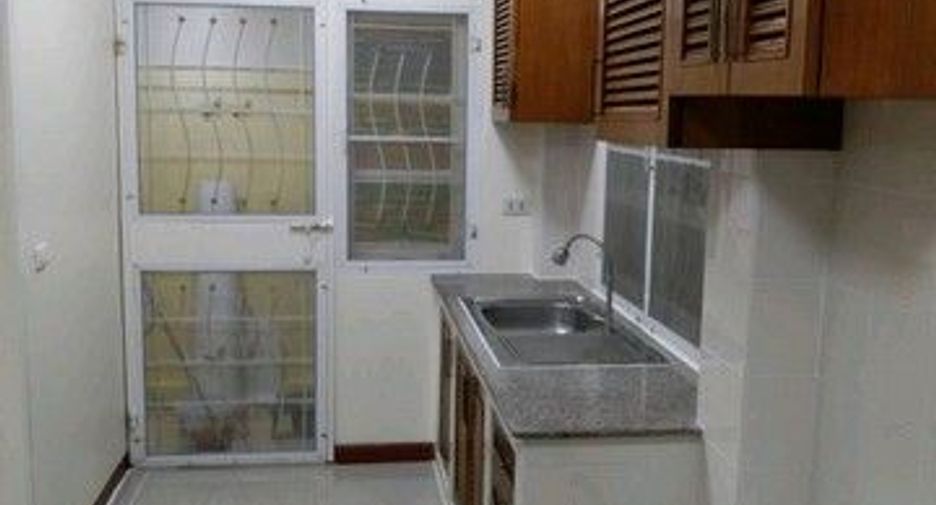 Casa adosada en alquiler de 2 habitaciones en Bang Bua Thong, Nonthaburi