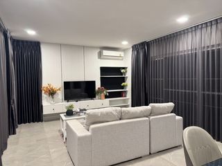 Casa en alquiler de 3 habitaciones en Bang Phli, Samut Prakan