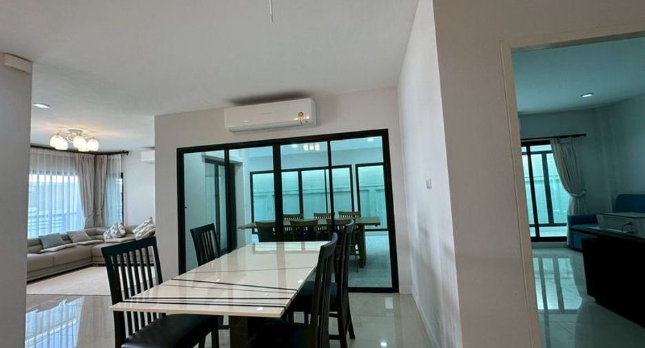 For rent 3 bedrooms house in Si Racha, Chonburi