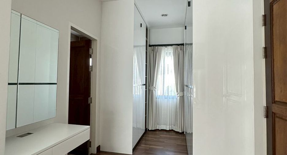 For rent 3 bedrooms house in Si Racha, Chonburi