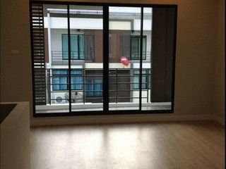 For rent 3 bedrooms house in Nong Khaem, Bangkok