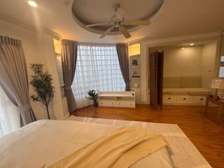Casa adosada en alquiler de 4 habitaciones en Bang Na, Bangkok
