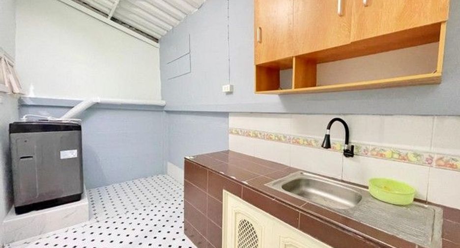 Casa adosada en alquiler de 3 habitaciones en Bang Bua Thong, Nonthaburi