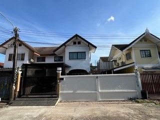 Casa en alquiler de 3 habitaciones en Thanyaburi, Pathum Thani