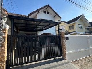 Casa en alquiler de 3 habitaciones en Thanyaburi, Pathum Thani