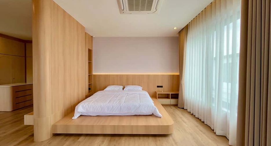 For rent 4 bedrooms villa in Mueang Chiang Mai, Chiang Mai