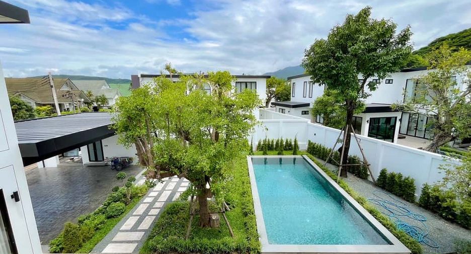 For rent 4 bedrooms villa in Mueang Chiang Mai, Chiang Mai