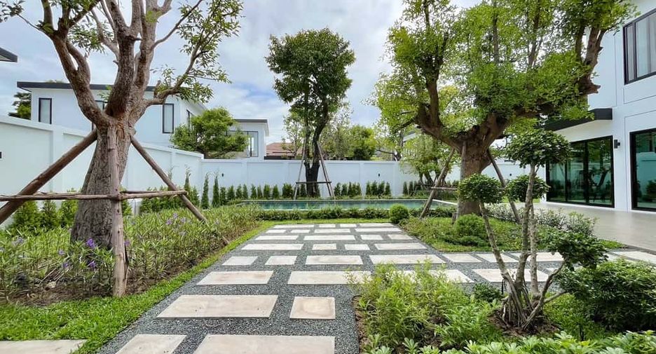 For rent 4 bedrooms villa in Mueang Chiang Mai, Chiang Mai