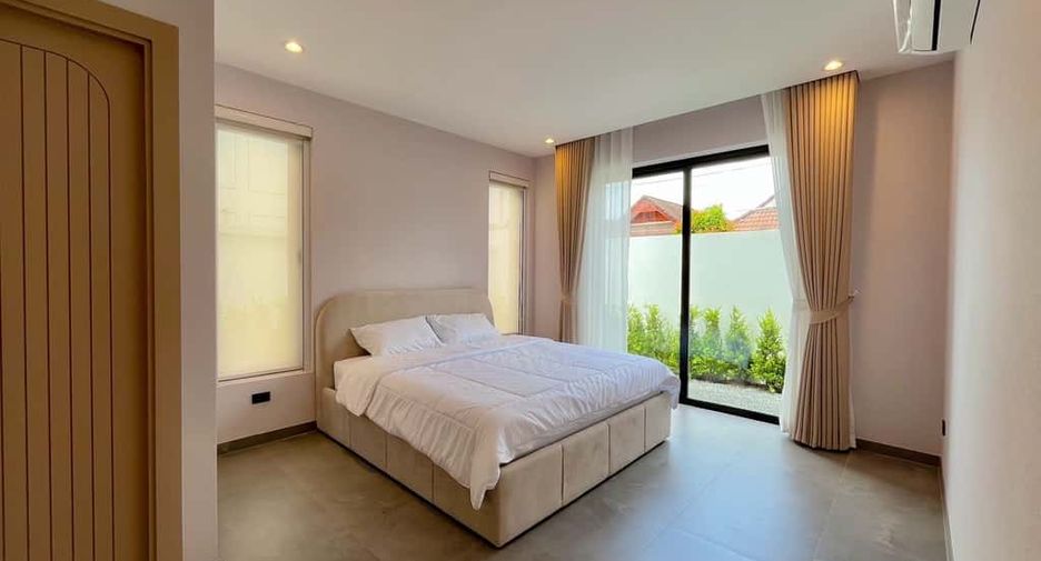 For rent 4 bedrooms villa in Mueang Chiang Mai, Chiang Mai