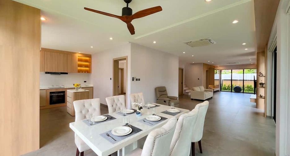 For rent 4 bedrooms villa in Mueang Chiang Mai, Chiang Mai