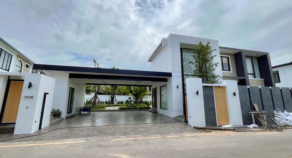 For rent 4 bedrooms villa in Mueang Chiang Mai, Chiang Mai