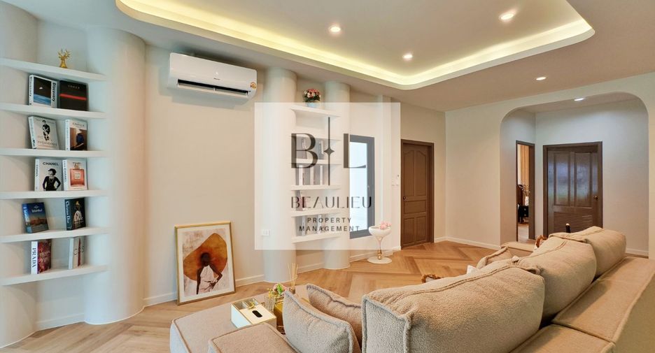 For sale 4 ベッドルーム house in Bang Lamung, Chonburi