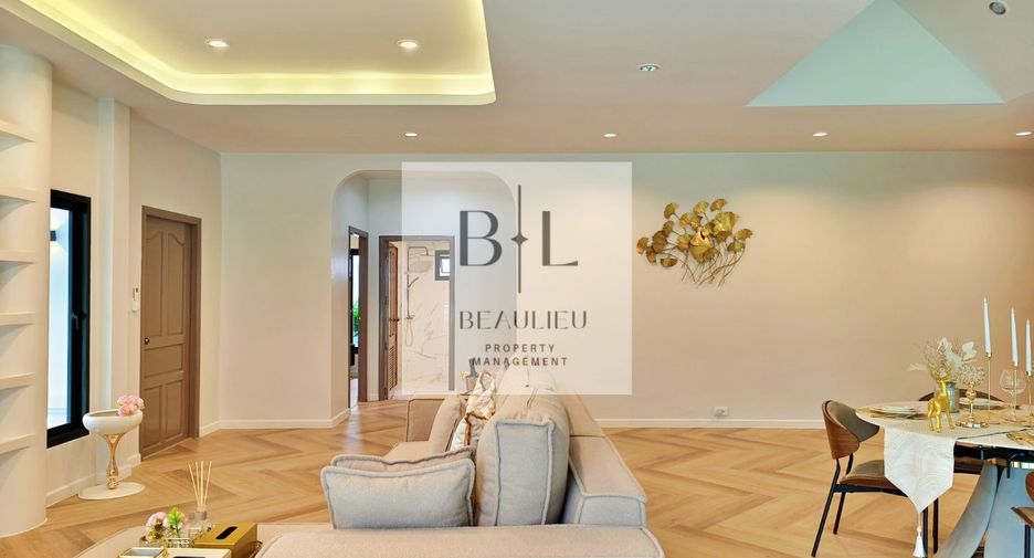 For sale 4 ベッドルーム house in Bang Lamung, Chonburi