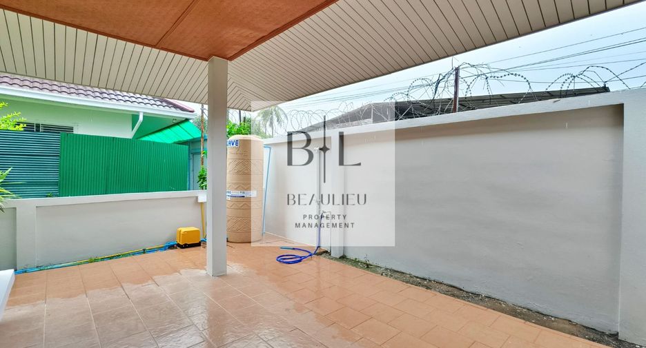 For sale 4 ベッドルーム house in Bang Lamung, Chonburi