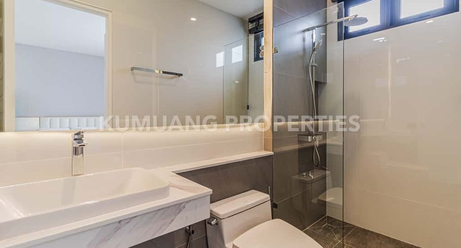 For rent 4 bedrooms villa in Mueang Chiang Mai, Chiang Mai