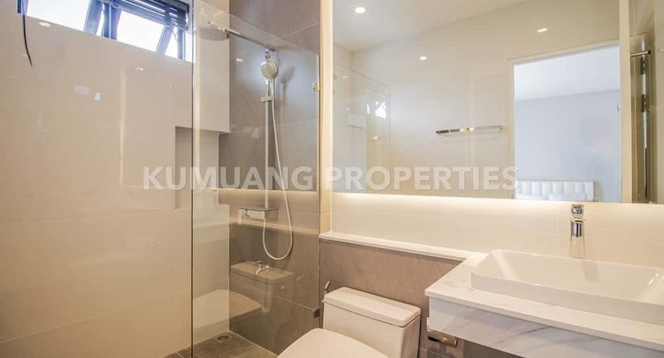 For rent 4 bedrooms villa in Mueang Chiang Mai, Chiang Mai