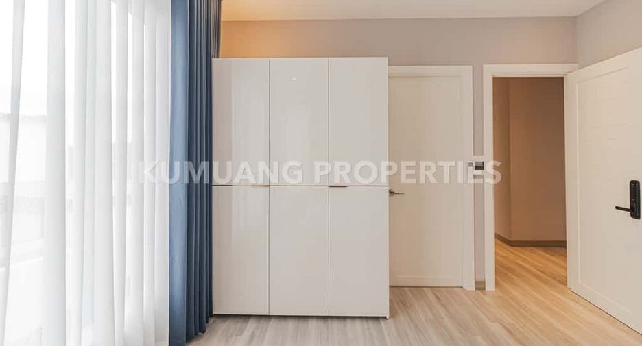 For rent 4 bedrooms villa in Mueang Chiang Mai, Chiang Mai