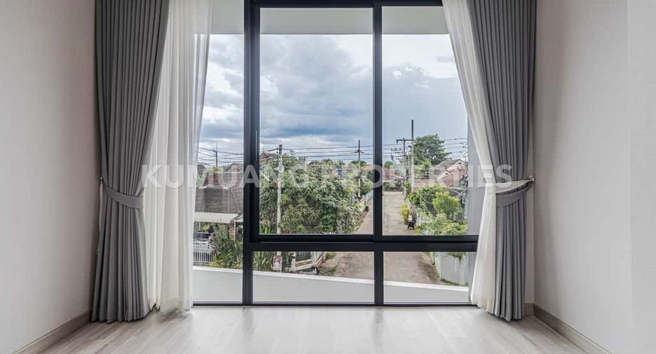 For rent 4 bedrooms villa in Mueang Chiang Mai, Chiang Mai