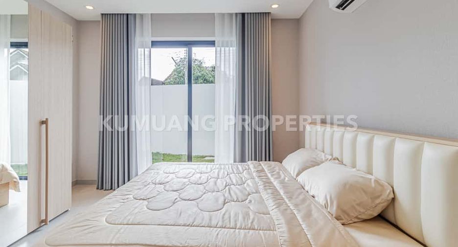 For rent 4 bedrooms villa in Mueang Chiang Mai, Chiang Mai