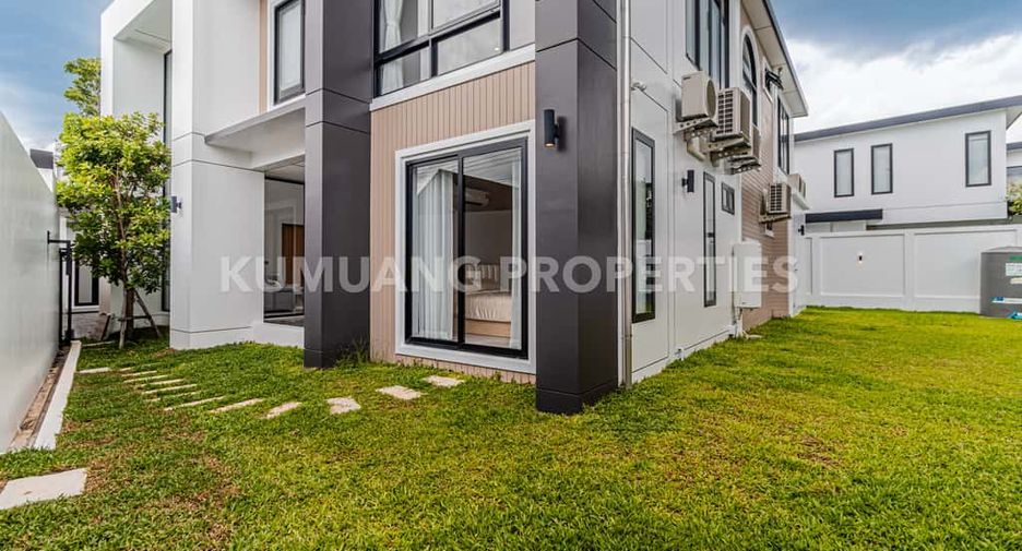 For rent 4 bedrooms villa in Mueang Chiang Mai, Chiang Mai