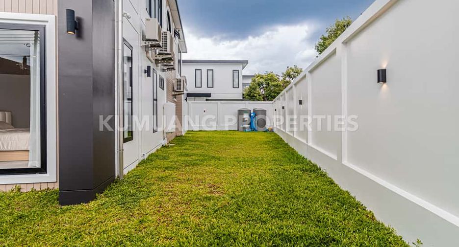 For rent 4 bedrooms villa in Mueang Chiang Mai, Chiang Mai