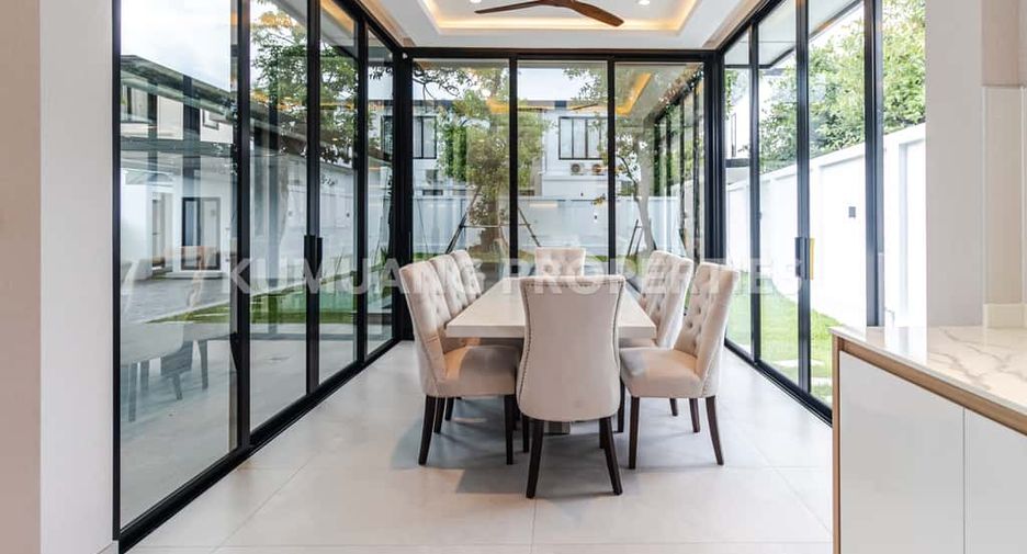 For rent 4 bedrooms villa in Mueang Chiang Mai, Chiang Mai