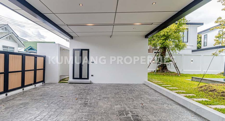 For rent 4 bedrooms villa in Mueang Chiang Mai, Chiang Mai