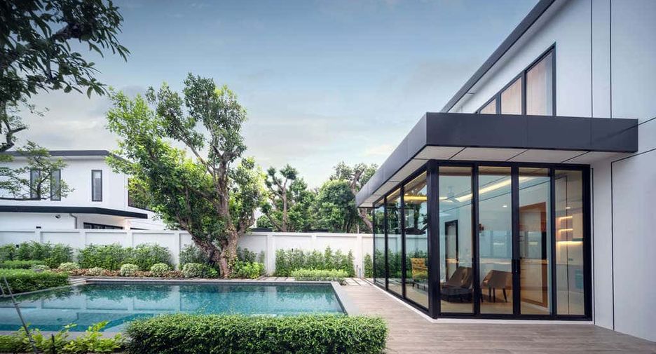 For rent 4 bedrooms villa in Mueang Chiang Mai, Chiang Mai