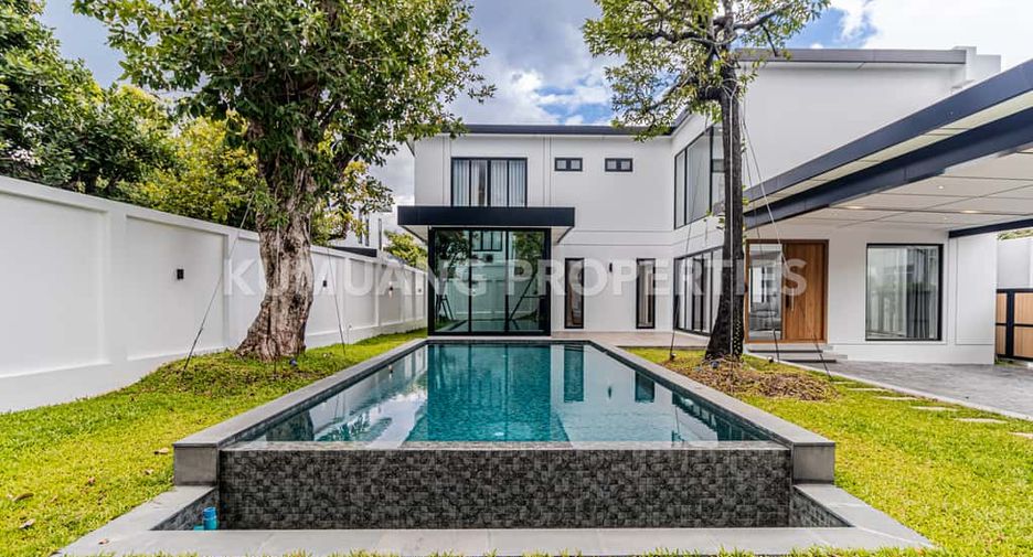 For rent 4 bedrooms villa in Mueang Chiang Mai, Chiang Mai