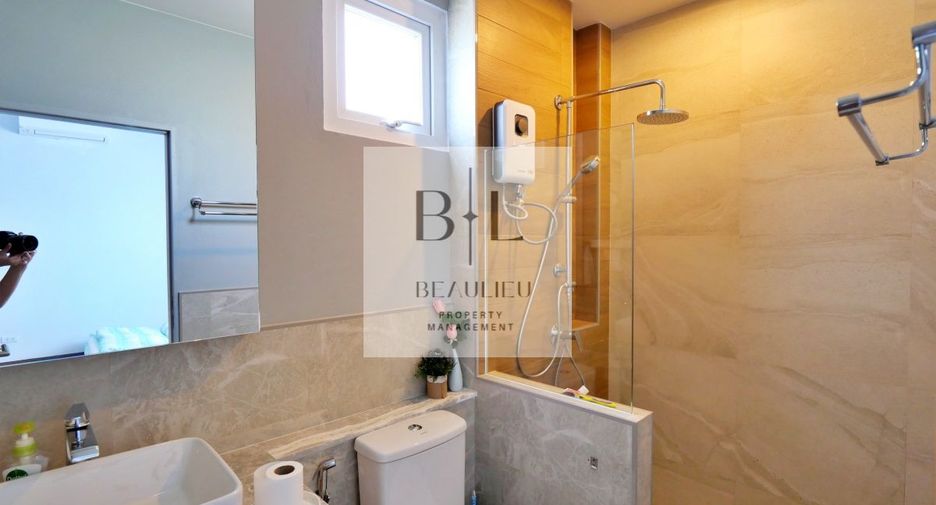 Haus zur Miete und zum Kauf mit 6 Zimmer in Bang Lamung, Chonburi
