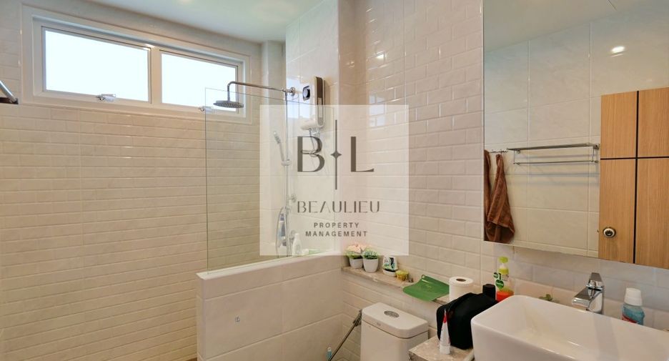 Haus zur Miete und zum Kauf mit 6 Zimmer in Bang Lamung, Chonburi